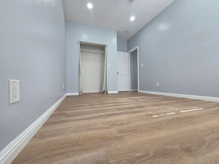 1715 W 64th St #A — Photo 11