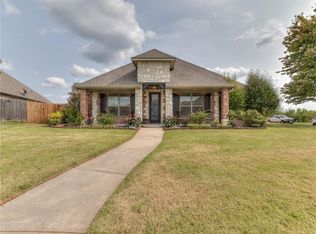 408 S Chardon Dr, Mustang, OK 73064