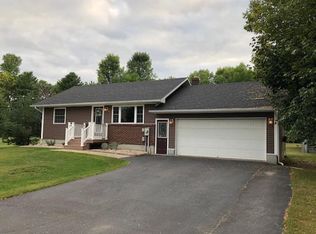 10 Phillips Ave, Rouses Pt, NY 12979