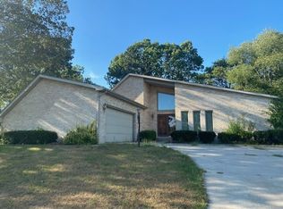 25521 Fawn Ridge Dr, South Bend, IN 46619