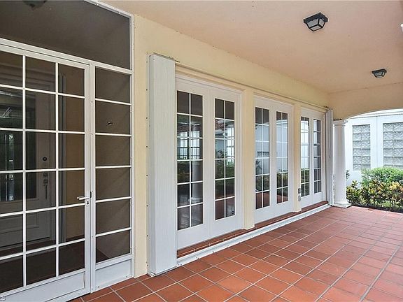 4th image of 4369 Queen Elizabeth Way