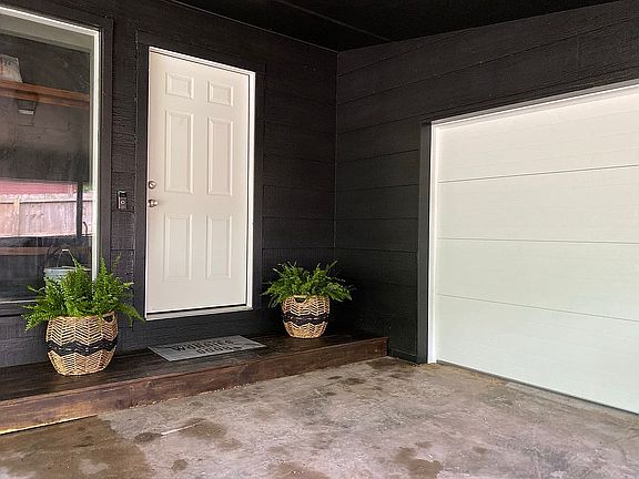 5th image of 8 Tamworth Cir