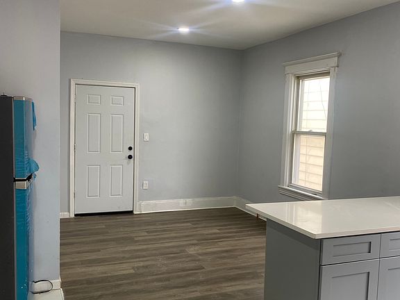 4th image of 208 Clinton Ave #2