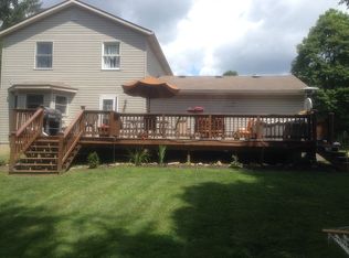 2816 Vanderhoof Rd, Barberton, OH 44203