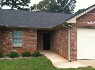 315 Village Ct, Chandler, TX 75758