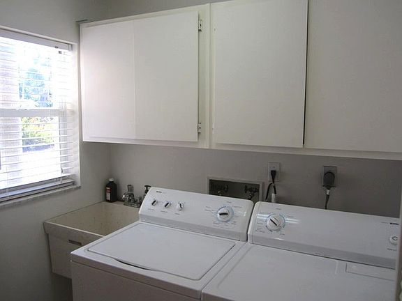 2nd image of 555 Palm Cir E