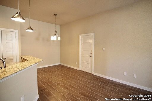 4th image of 1180 & 1184 Creekside Orchard