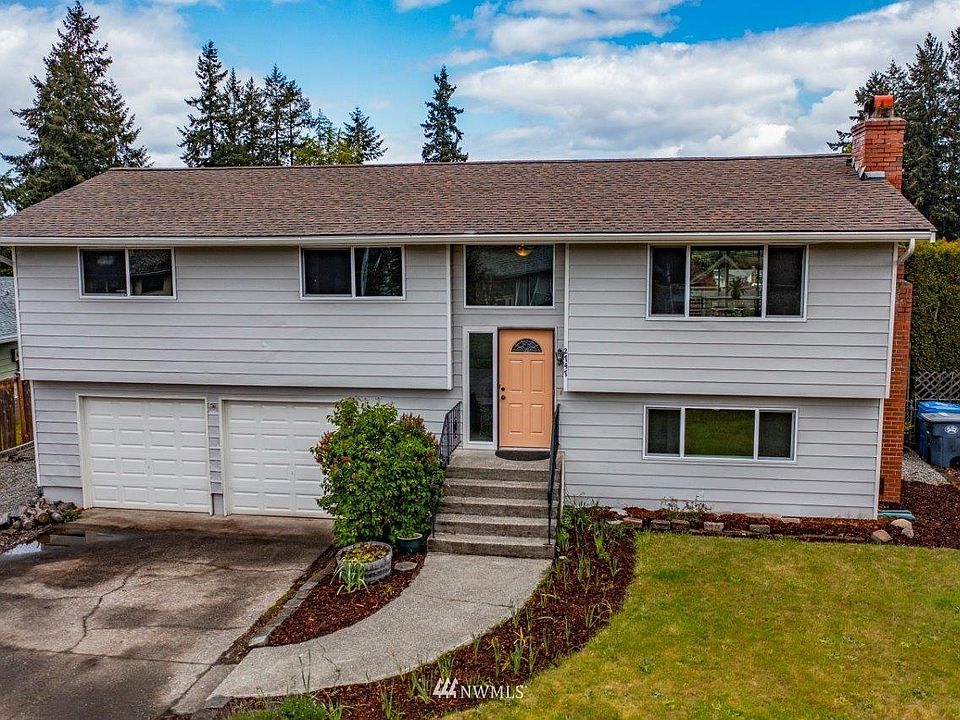 1st image of 2747 Cambridge Dr