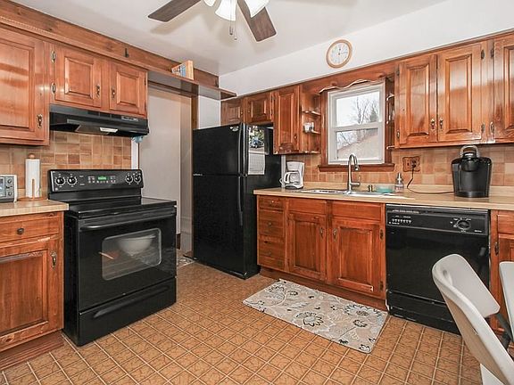 5th image of 931 E 349th St