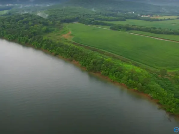 11 McCutcheon Loop Rd, Laceys Spring, AL 35754