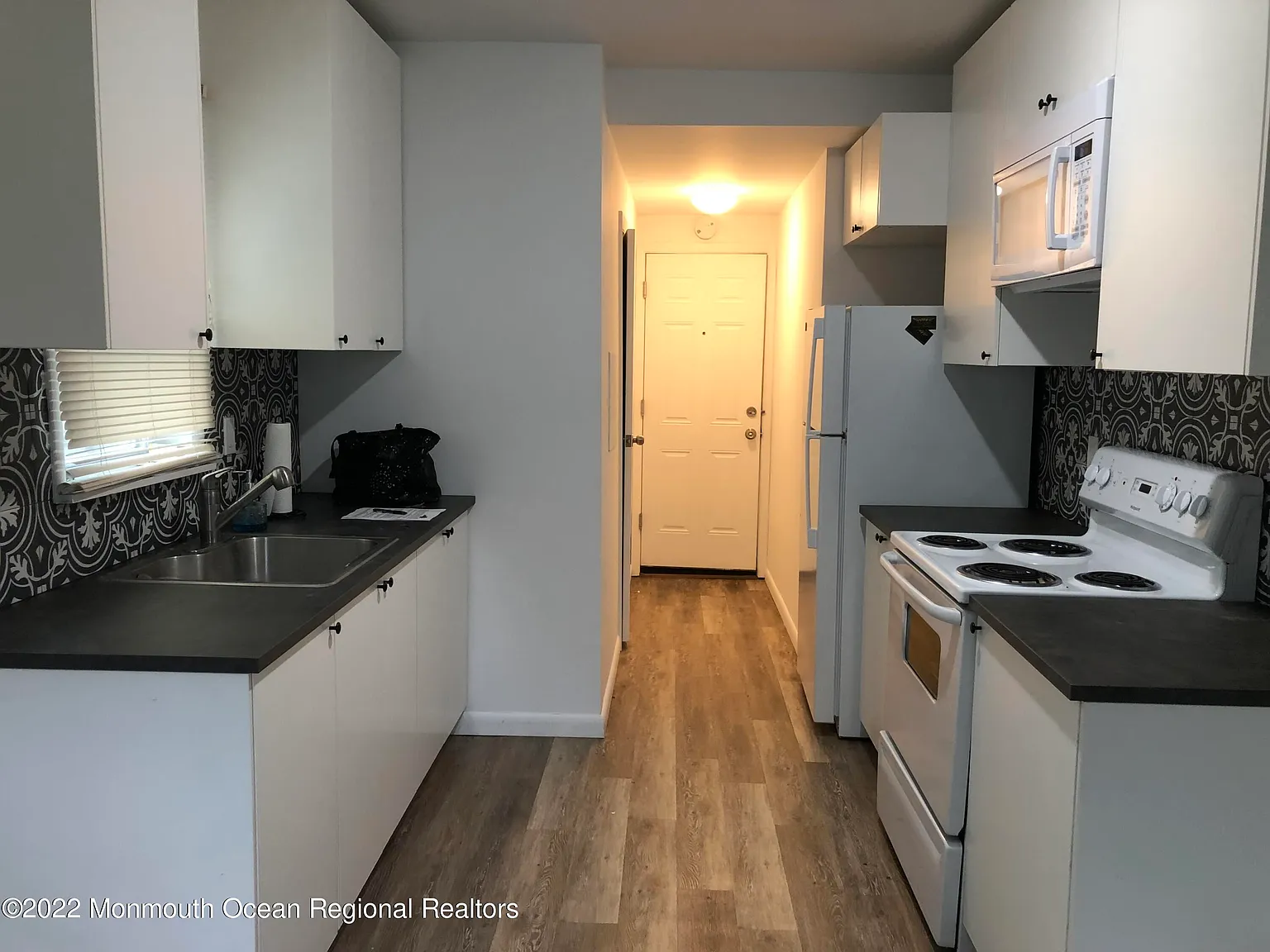 1 bed, 5000 sqft, $1,650 — Photo 4