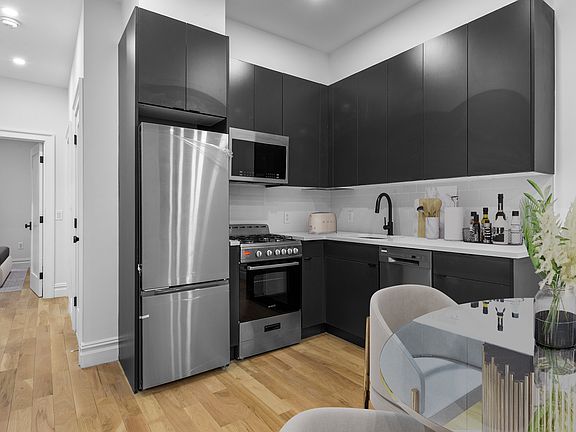 3rd image of 187 Halsey St Floor 2