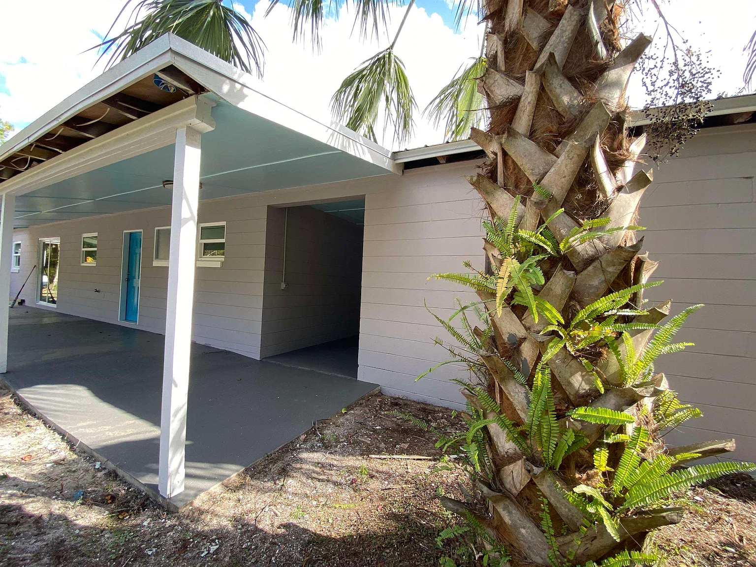 3 bed, 2.5 bath, 2352 sqft, $2,500 — Photo 4