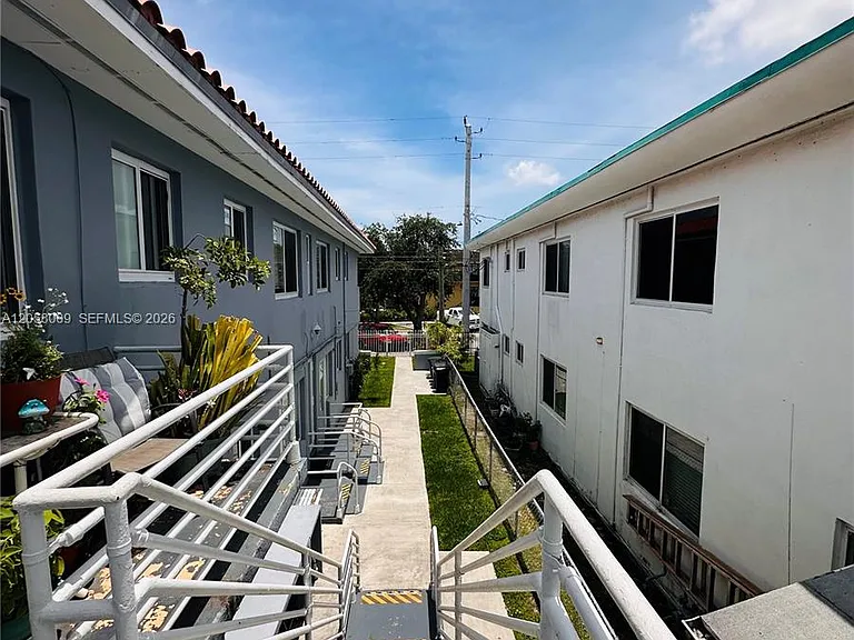 2045 Calais Dr #7 — Photo 19