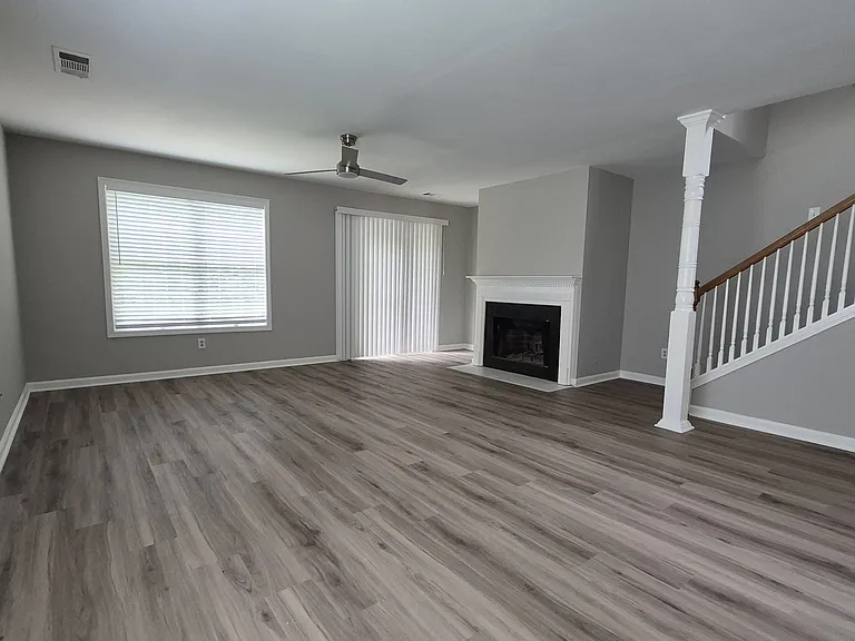 3663 Sapphire Ct — Photo 2