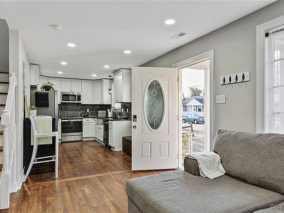 5th image of 13 N Cedar Ave