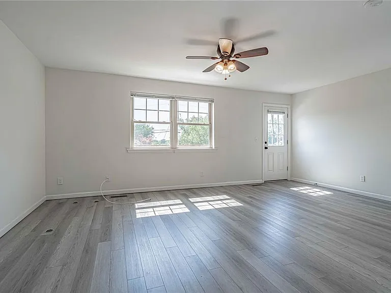 3329 S 2nd St — Photo 17