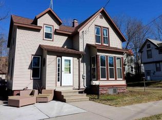 251 5th St, Reedsburg, WI 53959