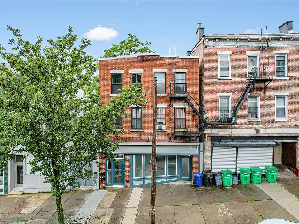 185 Broadway #1L