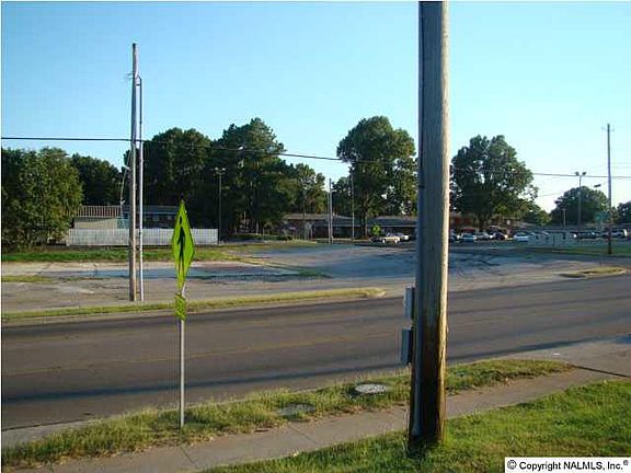 5th image of 2600 Holmes Ave NW