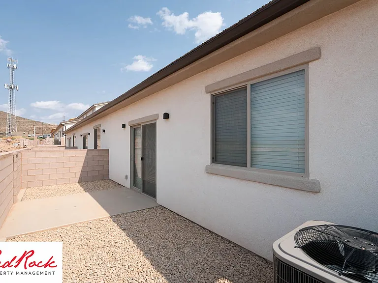 493 N 550 W — Photo 11