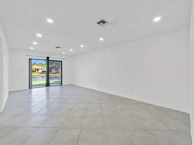 1620 Granfern Ave — Photo 3