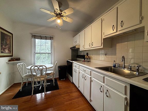 2nd image of 2803 Knollside Ln