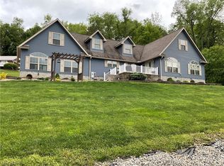 104 Walnut St, Saint Marys, WV 26134