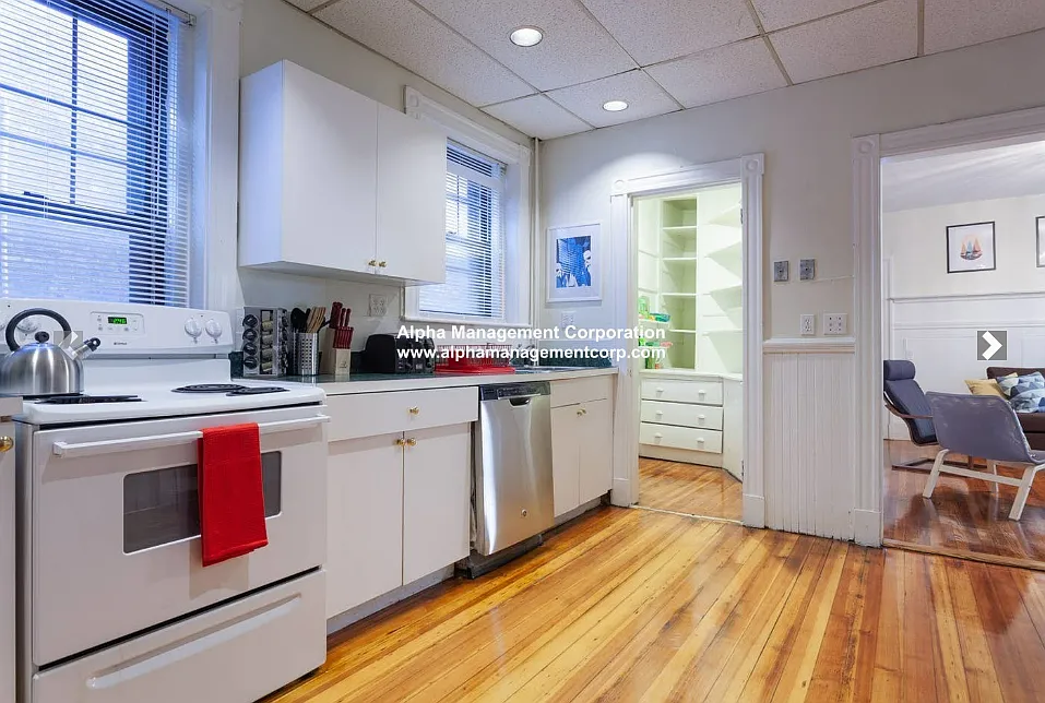 5 bed, 9999 sqft, $6,200 — Photo 2