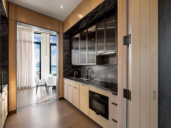 4th image of 401 West St #Penthouse