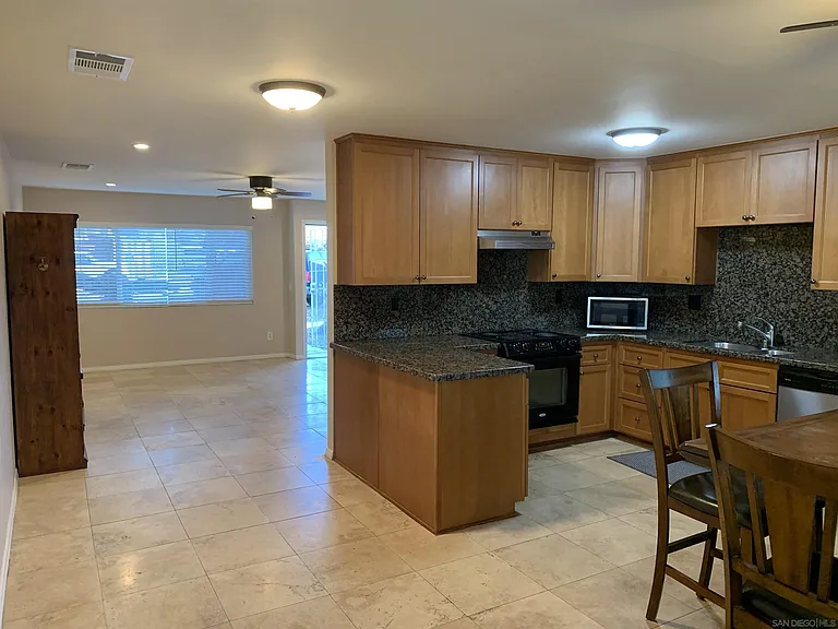 10343 Lunar Ln — Photo 6