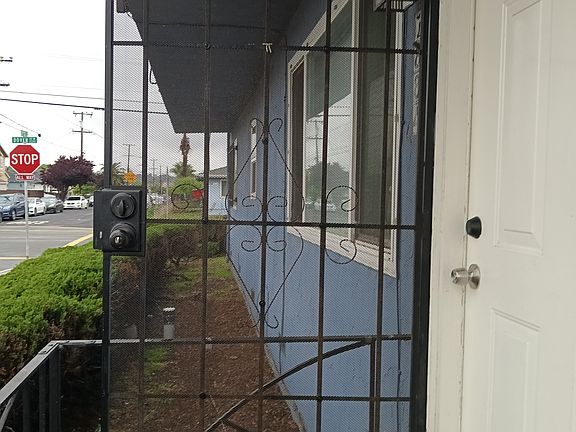 3rd image of 1884 22nd St #1884