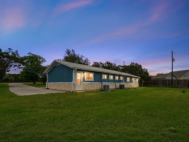 102 Rose Dr #B — Photo 20