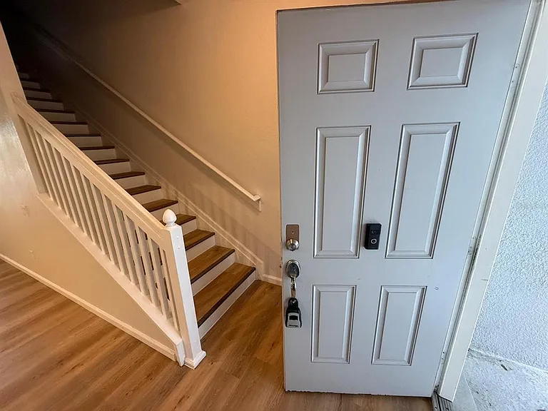 933 Enclair St — Photo 3