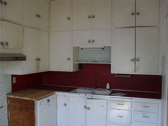 3rd image of 914 E 15th Ave