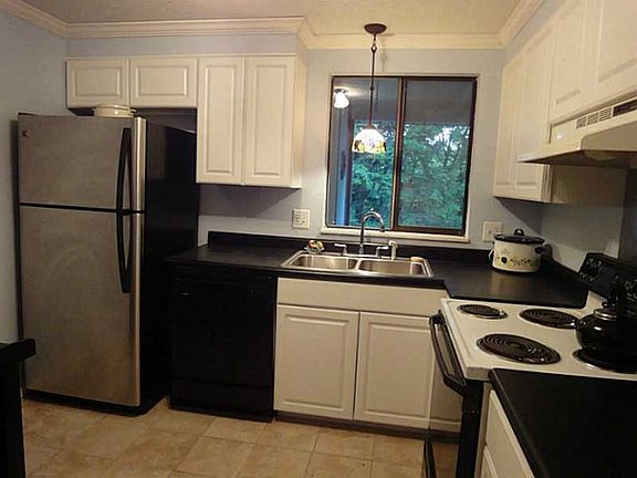 4th image of 4425 Laurel Oak Dr