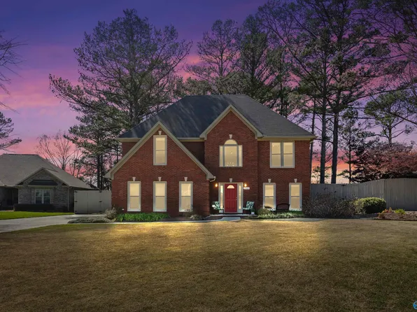 1302 Shadow Ridge Dr SE, Huntsville, AL 35803