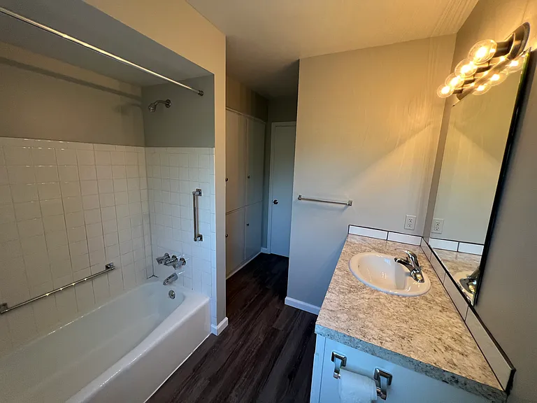 445 Shawmut Blvd NW — Photo 9