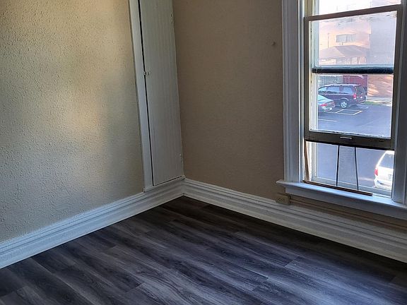 1st bedroom with small closet