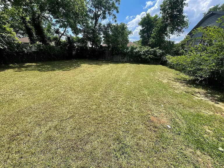 3522 Kenilworth St — Photo 15