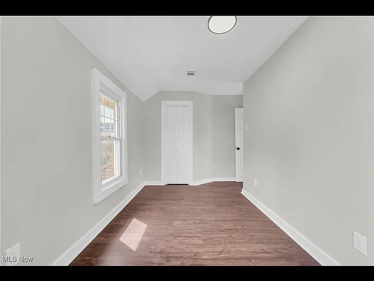 1244 W 69th St — Photo 14