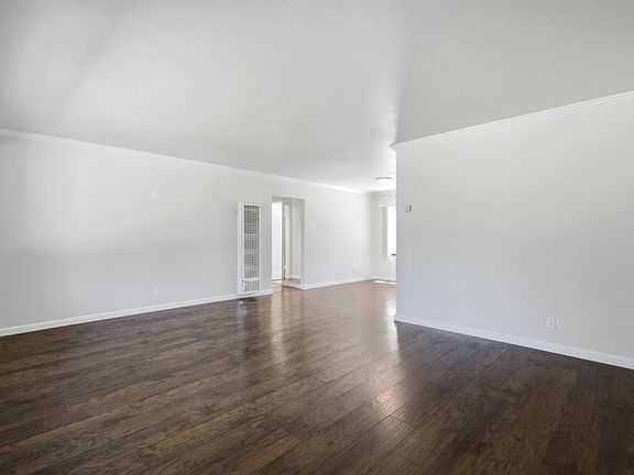 4th image of 10010 Bret Ave