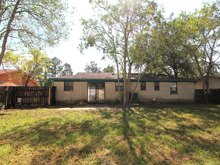 8224 Tempest Dr — Photo 16