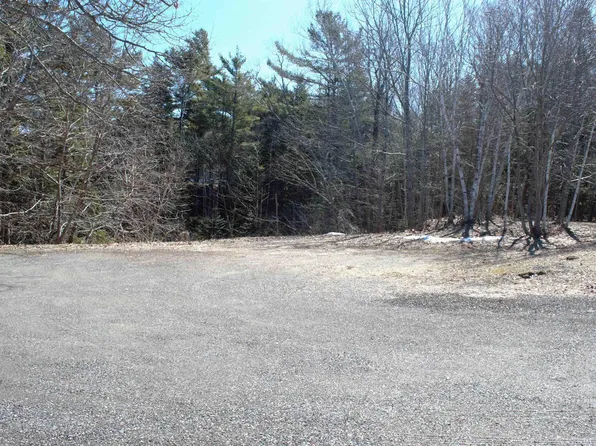 Maple Dr, New Minas, NS B4N 4C5