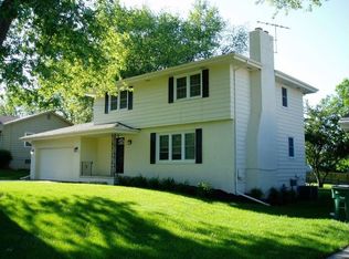 8061 Garrison Rd, Clive, IA 50325