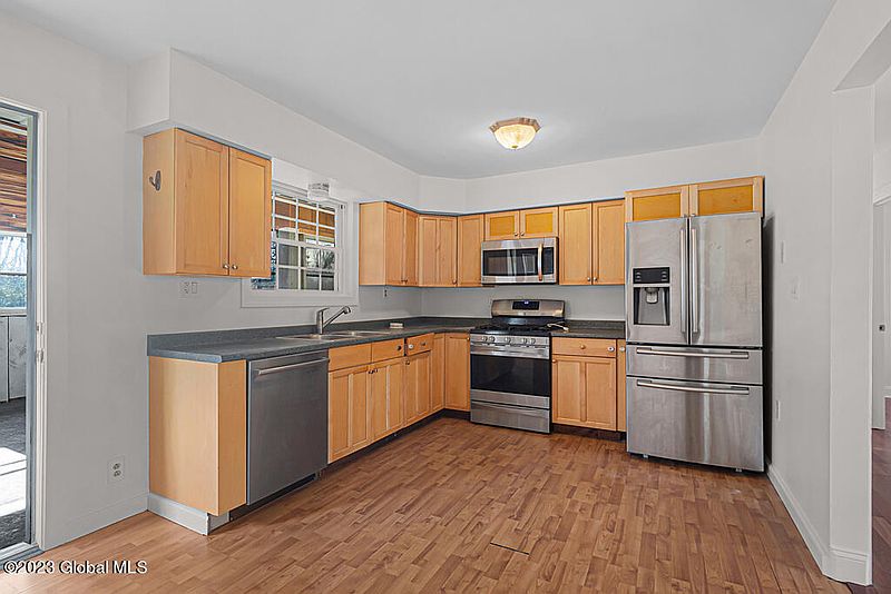 4th image of 34 Cook Circle
