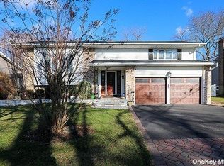 9 Dorothy St, Syosset, NY 11791