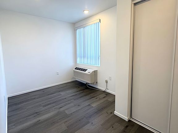 5th image of 4238 S Western Ave #404