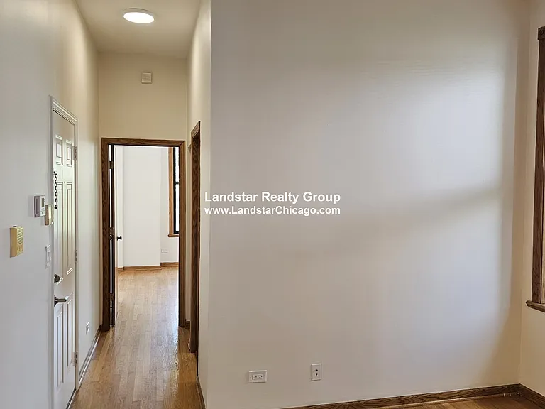 1427 N Wood St #2F — Photo 6