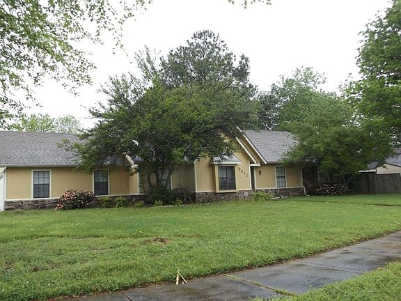 3rd image of 3841 Kennings Dr